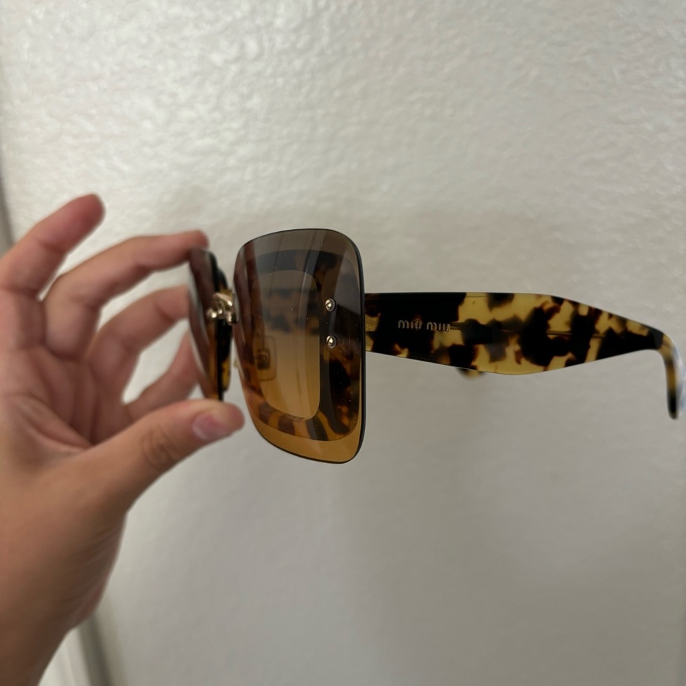 Brand new MiuMiu double layered tortoise print sunglasses with gold detailing - Picture 6 of 6
